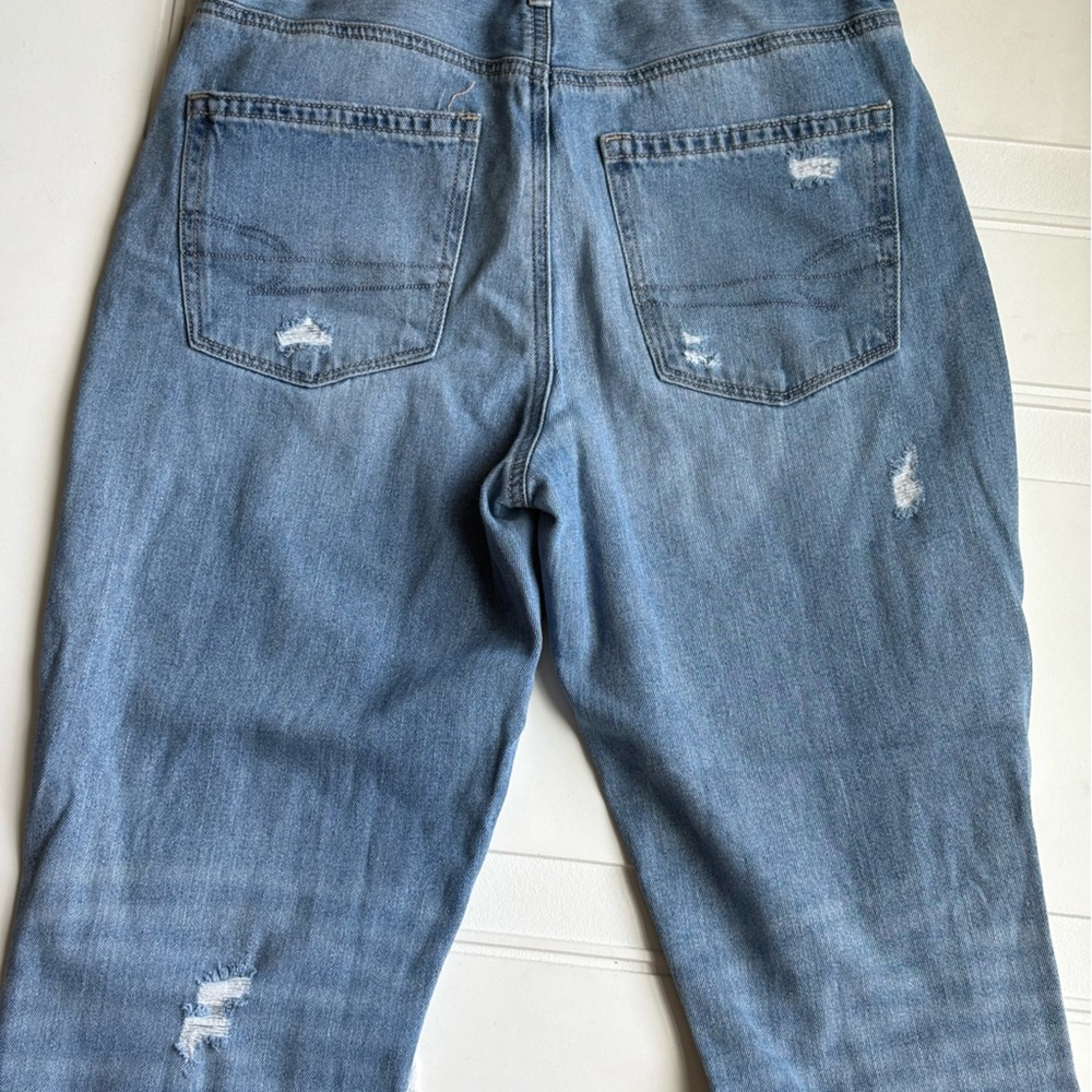 American Eagle Distressed Mom Jeans Size 6 - Picture 7 of 7